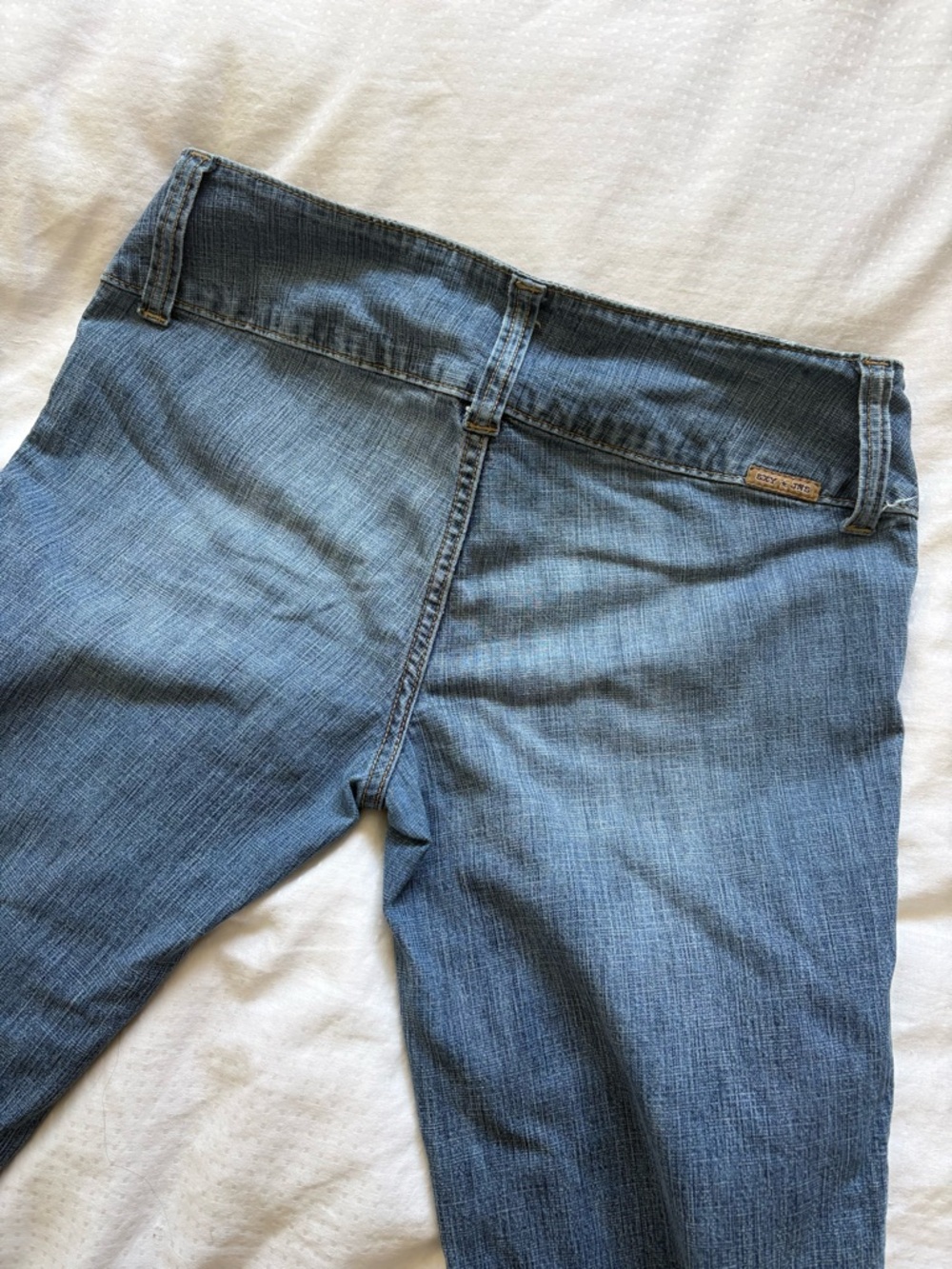 Low Rise Y2K Flared Jeans - Picture 4 of 4